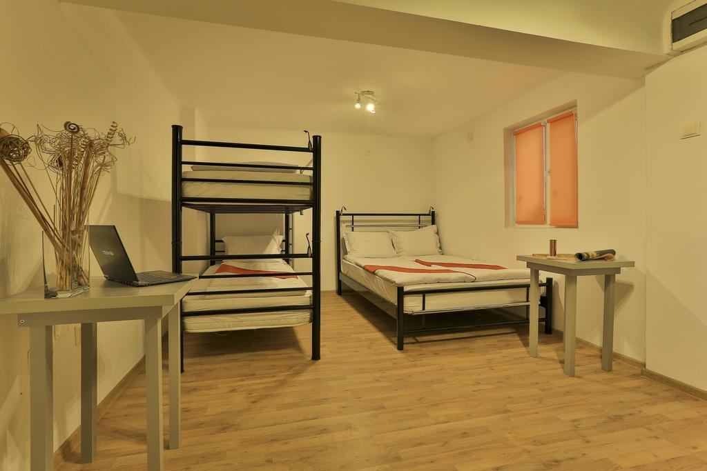 Book-A-Rest Hostel Bucureşti Rom bilde