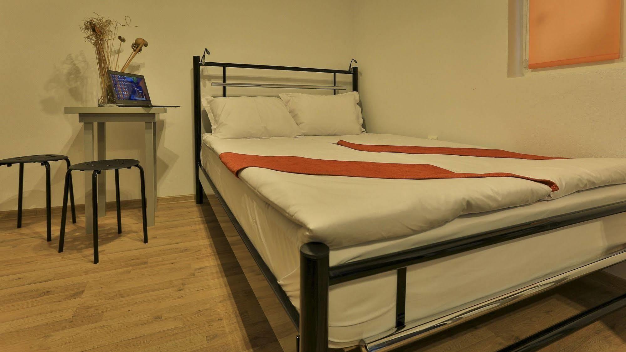 Book-A-Rest Hostel Bucureşti Eksteriør bilde